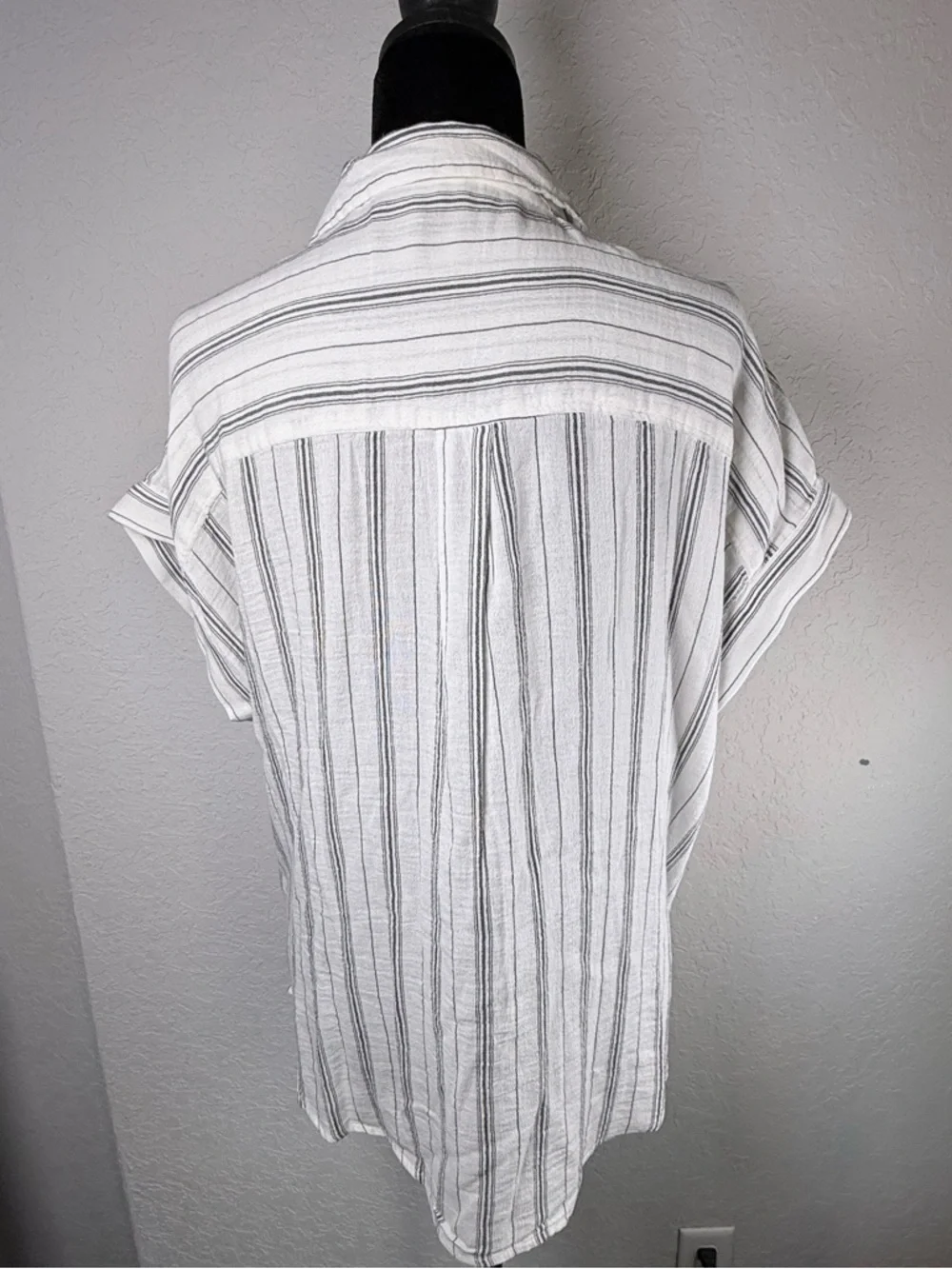 Lucky Brand Striped Button Front Short Sleeve Blouse Top NWT Size Large - Picture 2 of 8